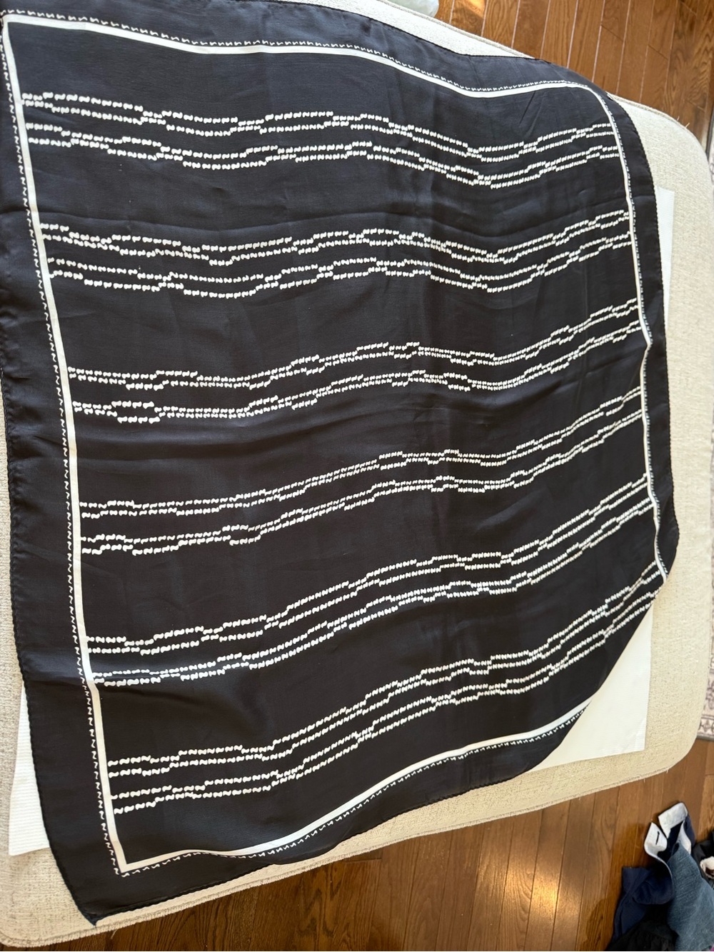 Black & White 💯 Silk Scarf 34x33 - Women
